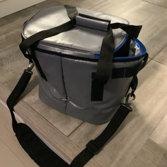 Hammond Harriers Cooler Bag - Picture 4 of 4